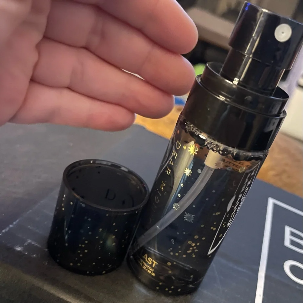 Dear midnight set to last setting spray